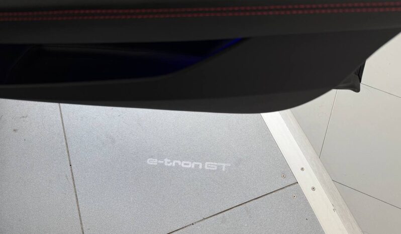 Audi RS e-tron GT pieno