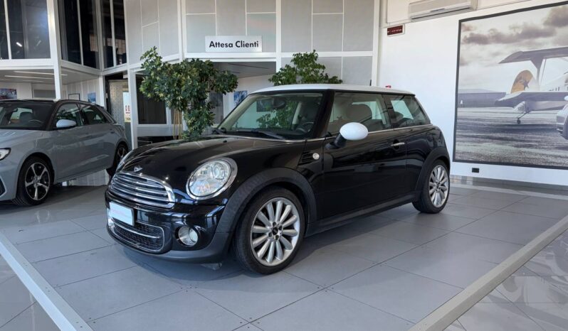 MINI COOPER D 1.6 110CV CAMBIO MANUALE +TETTO PANORAMICO ED APRIBILE “GUIDABILE DA NEOPATENTATI” pieno