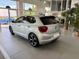 VOLKSWAGEN POLO 1.0 TSI 95 CV MOD. R-LINE “GUIDABILE DA NEOPATENTATI” pieno